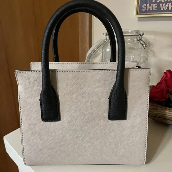 NWOT Black and Tan Kate Spade handbag with crossbody strap - Picture 2 of 4